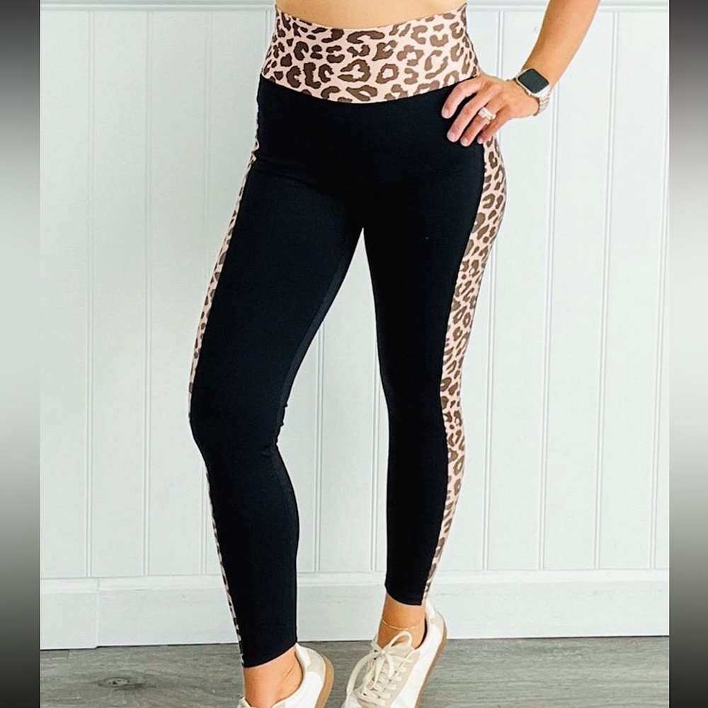 🍒BOGO50%🍒 🆕🖤JESS LEA: Wild Side Printed Leggings SIZE LARGE (10-12)